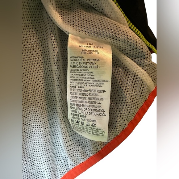 Jordan Windbreaker Jacket Black Red Trim Youth Large (12-13Y) - Picture 7 of 8